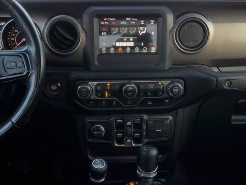 Used 2021 Jeep Gladiator Sport image 32