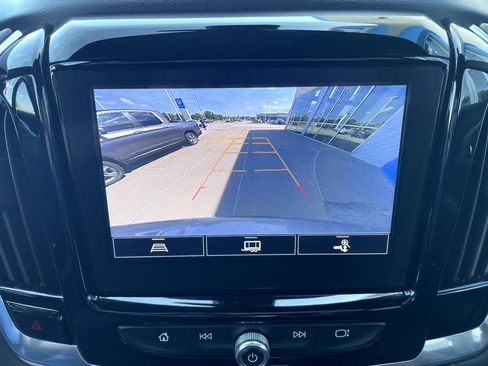 Used 2023 Chevrolet Traverse LT AWD/4WD image 17