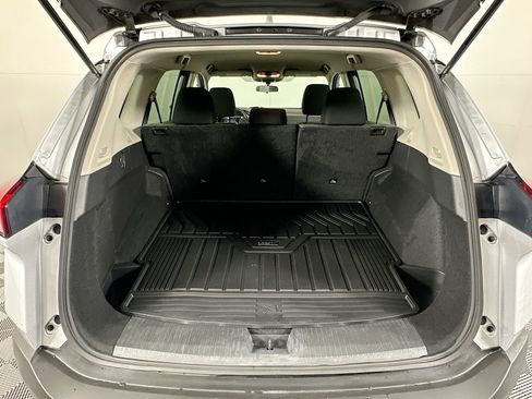 Used 2022 Nissan Rogue SV image 26