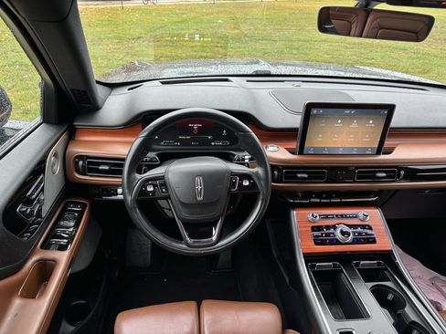 Used 2020 Lincoln Aviator Reserve w/ Equipment Group 202A image 16