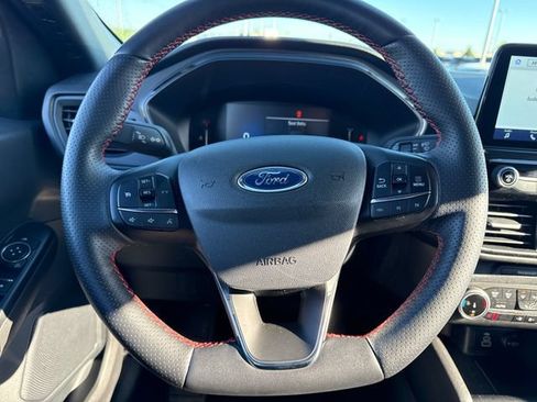 Used 2025 Ford Escape ST-Line Select AWD/4WD image 22