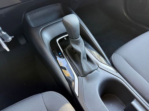 Used 2025 Toyota Corolla LE image 41