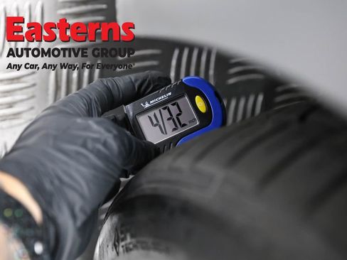 Used 2023 Mercedes-Benz C 43 AMG 4MATIC Sedan w/ AMG Carbon Fiber Package image 27