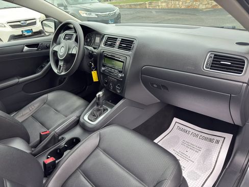 Used 2014 Volkswagen Jetta SE FWD image 23