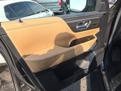 Certified 2025 INFINITI QX80 Luxe image 22