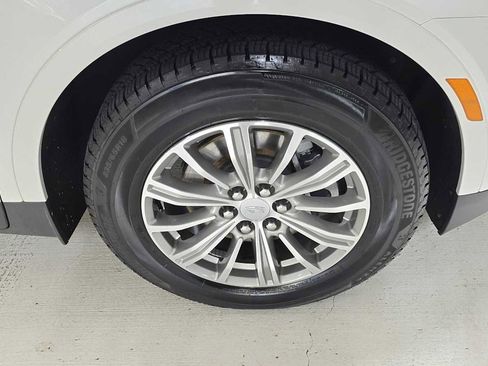 Used 2018 Cadillac XT5 Luxury w/ Driver Awareness Package image 9