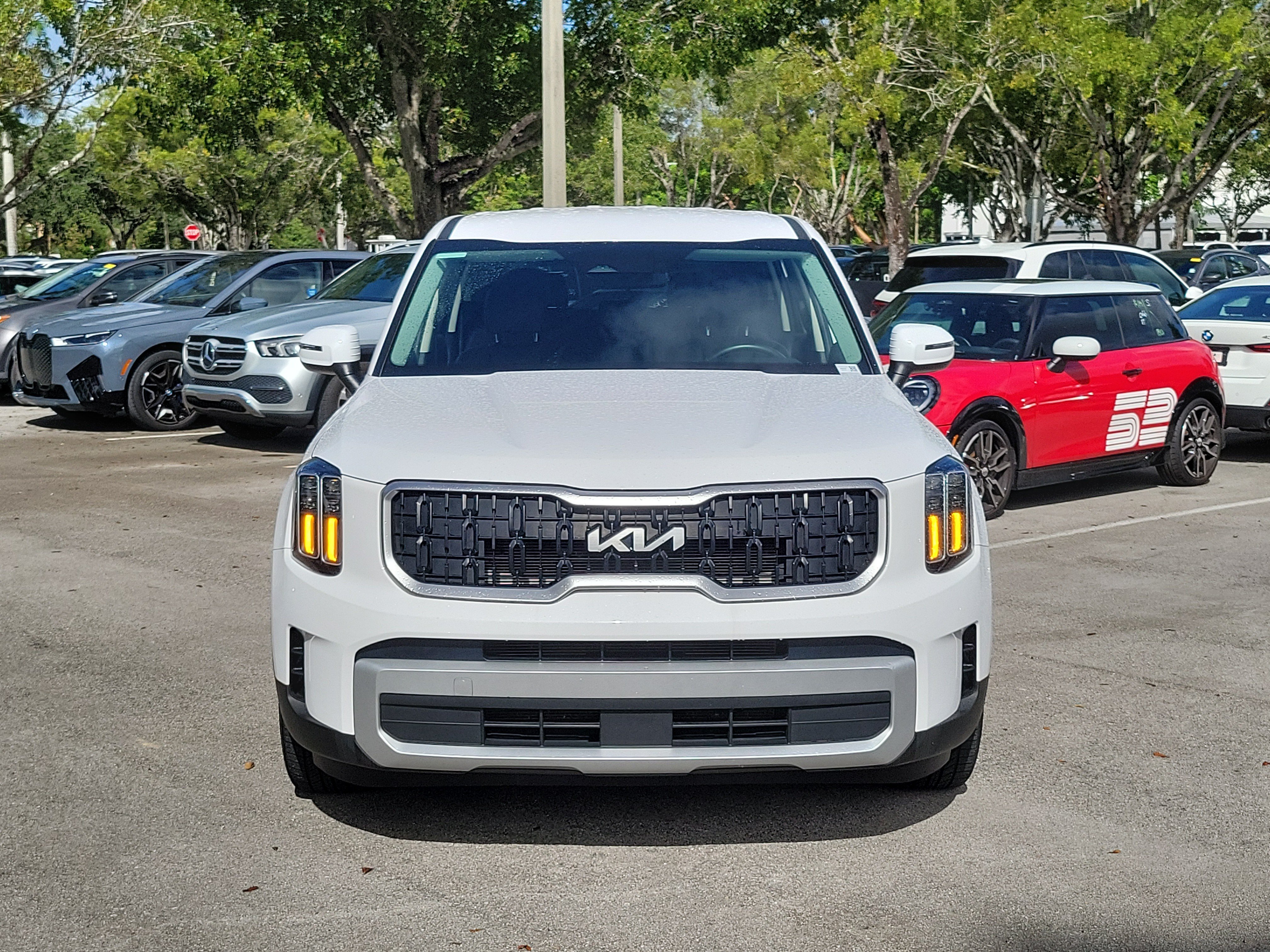 Used 2024 Kia Telluride LX FWD image 5