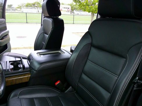 Used 2019 GMC Yukon XL Denali AWD/4WD image 59