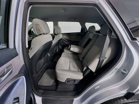 Used 2017 Hyundai Santa Fe SE image 23