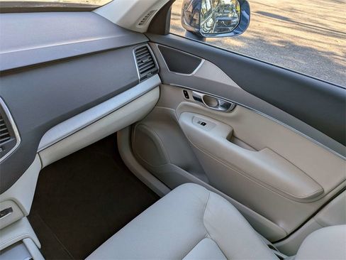 Certified 2023 Volvo XC90 B5 Core image 18