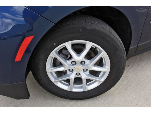 Used 2023 Chevrolet Equinox LT FWD image 30
