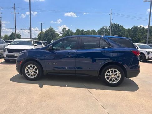 Used 2022 Chevrolet Equinox LS AWD/4WD image 7