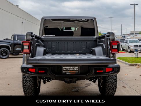 Used 2024 Jeep Gladiator Rubicon AWD/4WD image 8