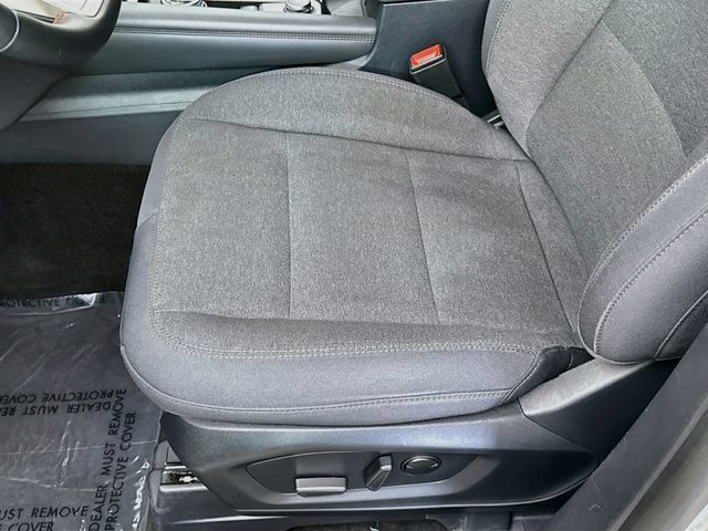 Used 2025 Ford Explorer Active AWD/4WD image 19