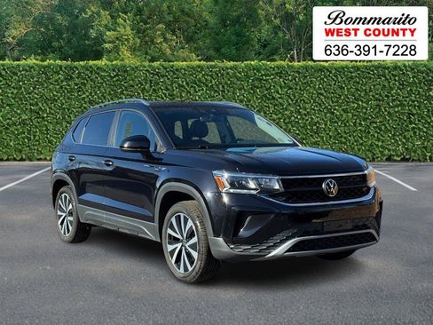 Used 2023 Volkswagen Taos SE w/ Panoramic Sunroof Package image 1