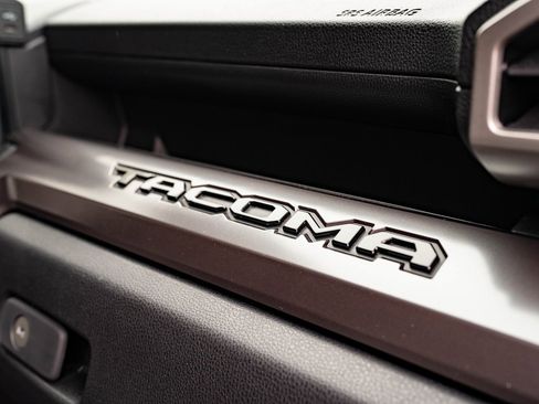 Used 2025 Toyota Tacoma SR5 image 38