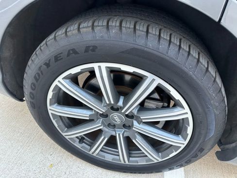 Used 2017 Audi Q7 3.0T Prestige image 8