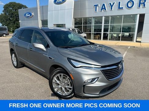 Used 2023 Buick Enclave Premium FWD image 5