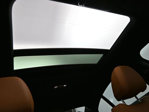 Certified 2024 BMW 330i Sedan image 26