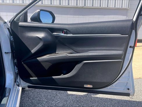 Used 2023 Toyota Camry XSE image 29