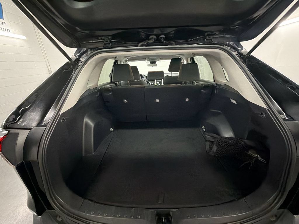 Used 2021 Toyota RAV4 LE FWD image 22