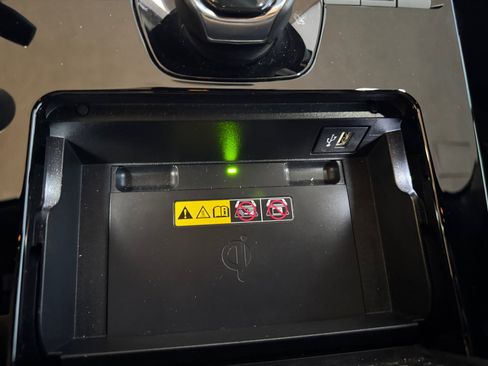 Used 2023 Toyota bZ4X Limited image 21