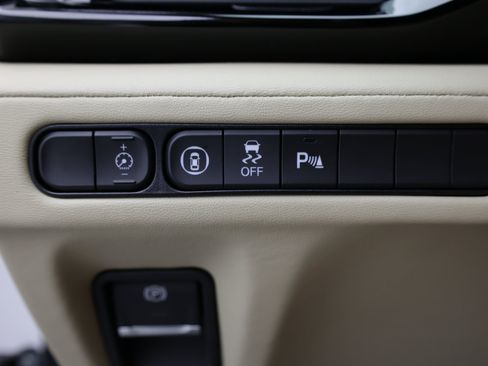 Used 2023 Acura MDX SH-AWD w/ Technology Package image 22