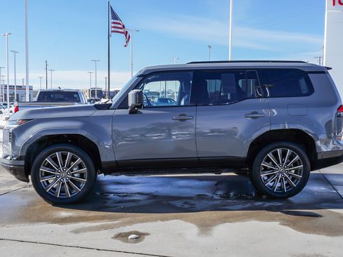 Used 2024 Lexus GX 550 w/ Cold Area Package image 5