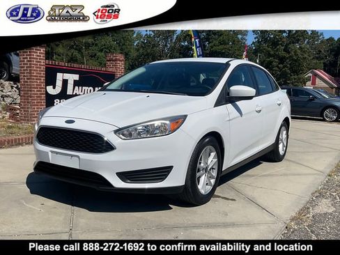 Used 2018 Ford Focus SE image 3