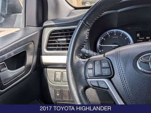 Used 2017 Toyota Highlander XLE AWD/4WD image 18