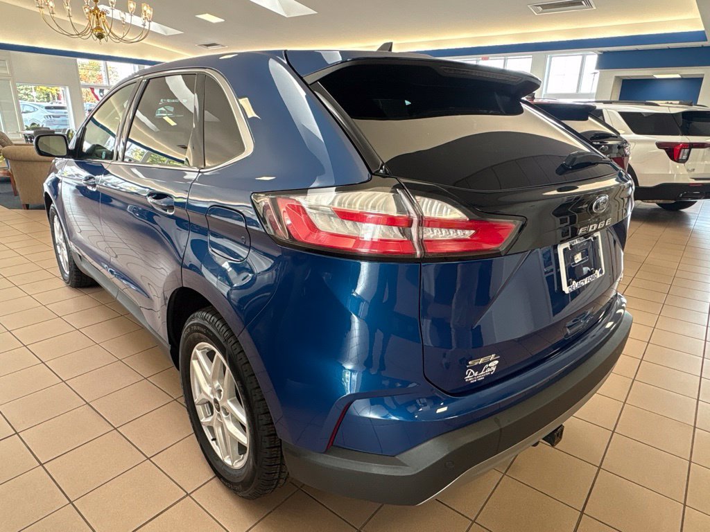 Used 2024 Ford Edge SEL w/ Convenience Package AWD/4WD image 3