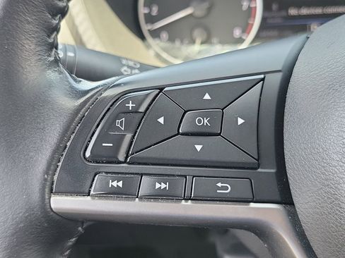 Certified 2022 Nissan Sentra SV w/ Trunk Package FWD image 5