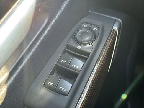Used 2021 GMC Sierra 1500 Elevation image 15