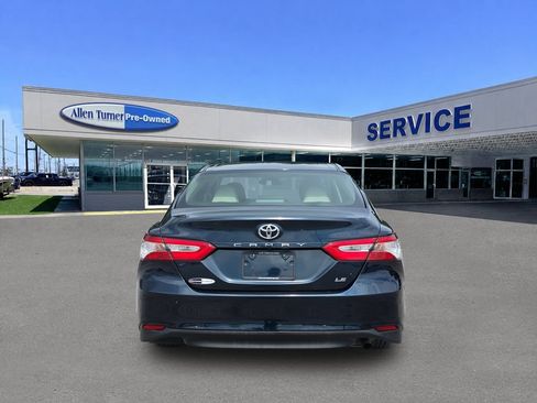 Used 2018 Toyota Camry LE FWD image 7