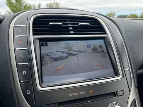 Used 2016 Lincoln MKX Select w/ Select Plus Package AWD/4WD image 29