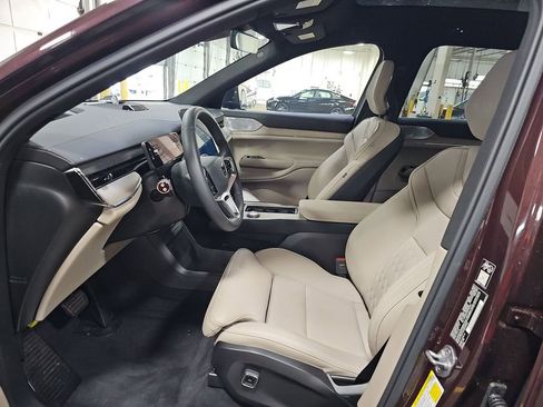 Used 2025 Volvo EX90 Ultra AWD/4WD image 8