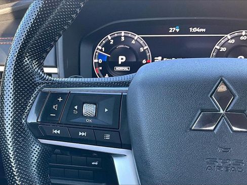 Used 2022 Mitsubishi Outlander SEL image 18