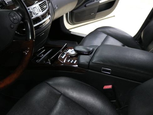 Used 2013 Mercedes-Benz S 550 4MATIC w/ Sport Pkg image 83