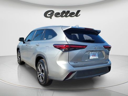 Used 2023 Toyota Highlander XLE FWD image 7