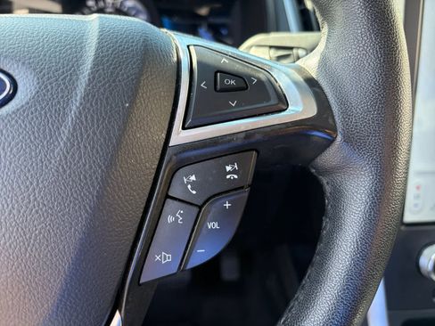 Used 2024 Ford Edge SEL image 25