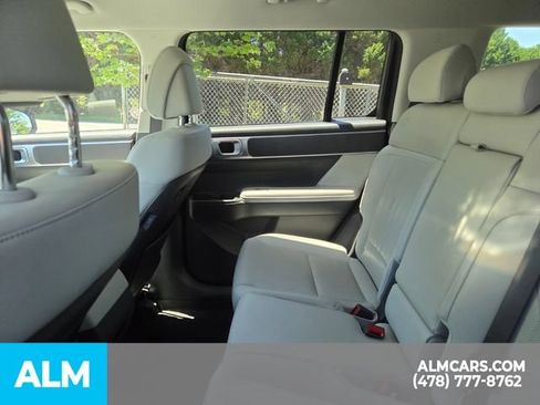 Used 2025 Hyundai Santa Fe SEL FWD image 5