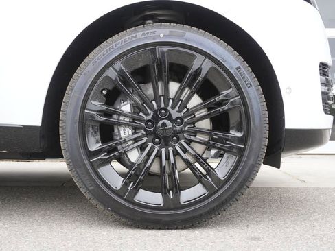 New 2026 Land Rover Range Rover Long Wheelbase SE AWD/4WD image 35