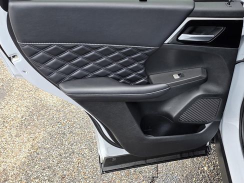 Used 2024 Mitsubishi Outlander SEL image 43