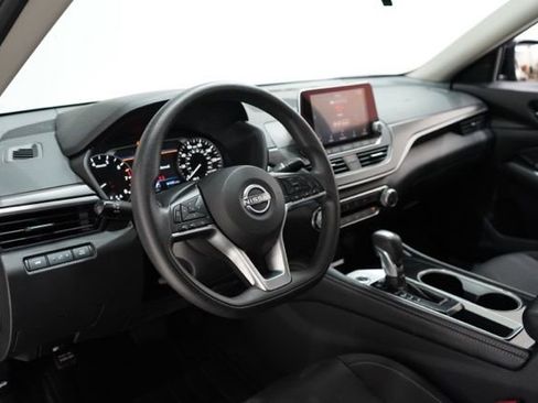 Used 2023 Nissan Altima 2.5 SV image 17