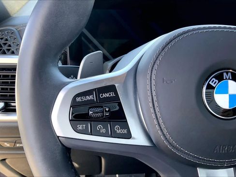 Used 2025 BMW X6 xDrive40i w/ Executive Package image 23