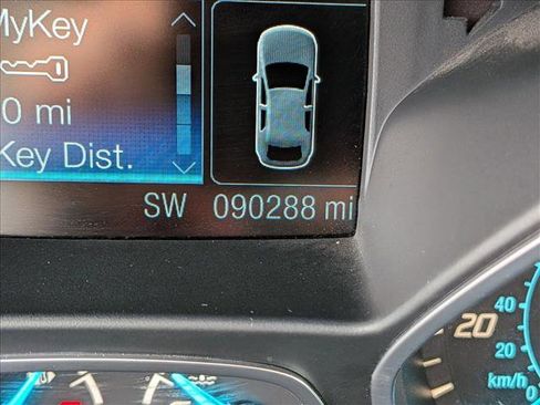 Used 2015 Ford Escape SE w/ Equipment Group 201A image 11