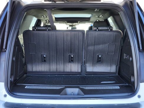 Used 2024 GMC Yukon AT4 w/ Technology Package image 31