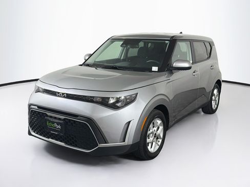 Used 2025 Kia Soul LX w/ LX Technology Package FWD image 3