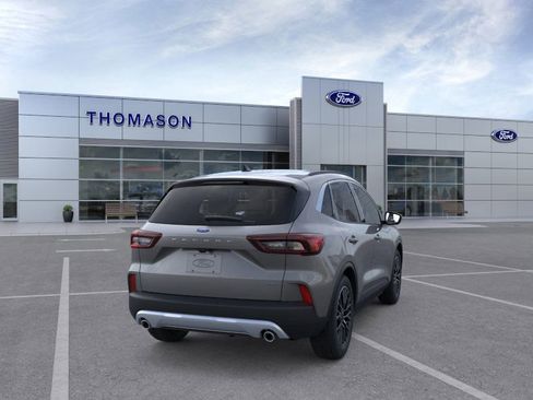 New 2025 Ford Escape SE image 8