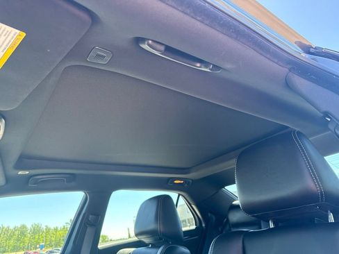 Used 2018 Chrysler 300 S w/ 300S Premium Group 2 AWD/4WD image 20